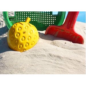 Spielzeug im Sand